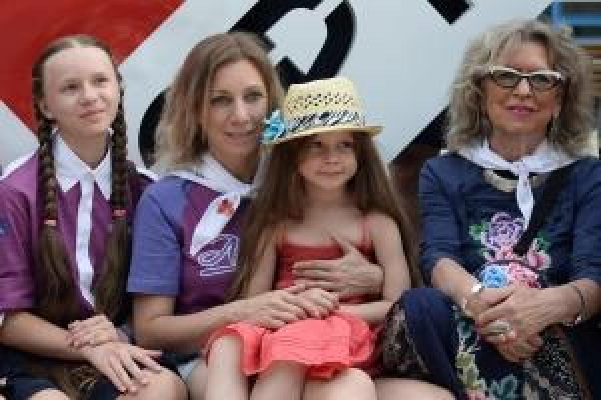 В Севастополе бродячая собака укусила дочь Захаровой: лекарств нет, у скорой закончился бензин - СМИ В Севастополе бродячая собака укусила дочь Захаровой: лекарств нет, у скорой закончился бензин - СМИ