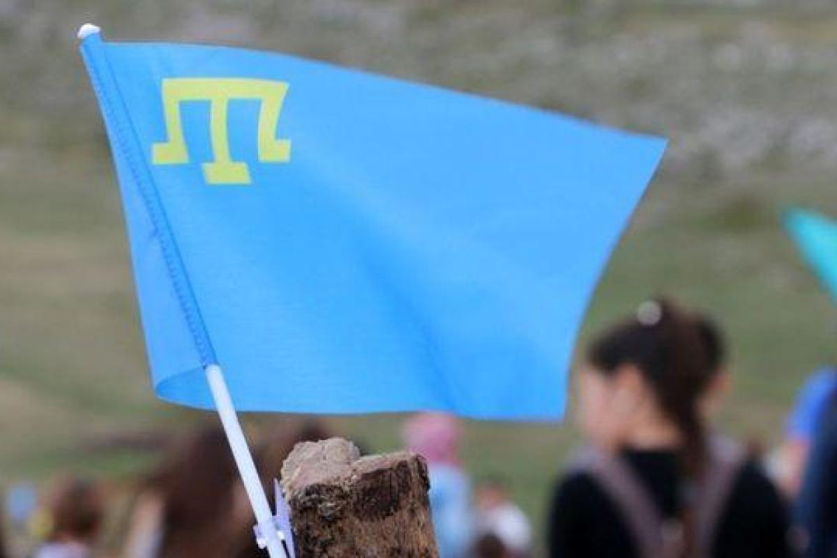 В Крыму вооруженные люди оцепили крымскотатарский квартал, ведутся обыски В Крыму вооруженные люди оцепили крымскотатарский квартал, ведутся обыски