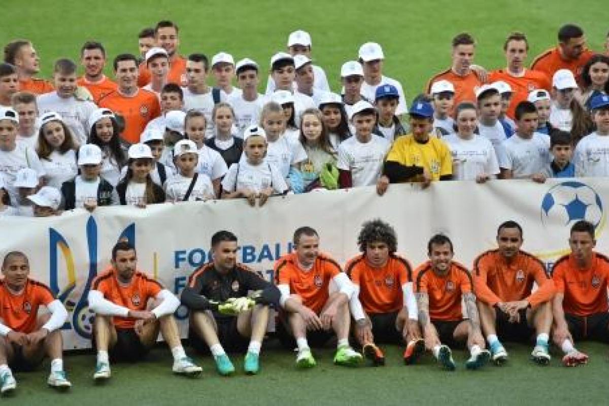 Кубок Украины: донецкий "Шахтер" и киевское "Динамо" прибыли в Харьков Кубок Украины: донецкий "Шахтер" и киевское "Динамо" прибыли в Харьков