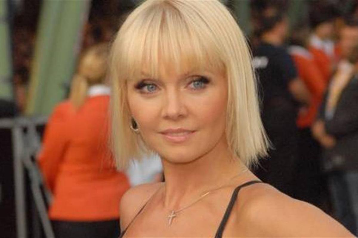 Певица Валерия удивила поклонников смелым нарядом Певица Валерия удивила поклонников смелым нарядом