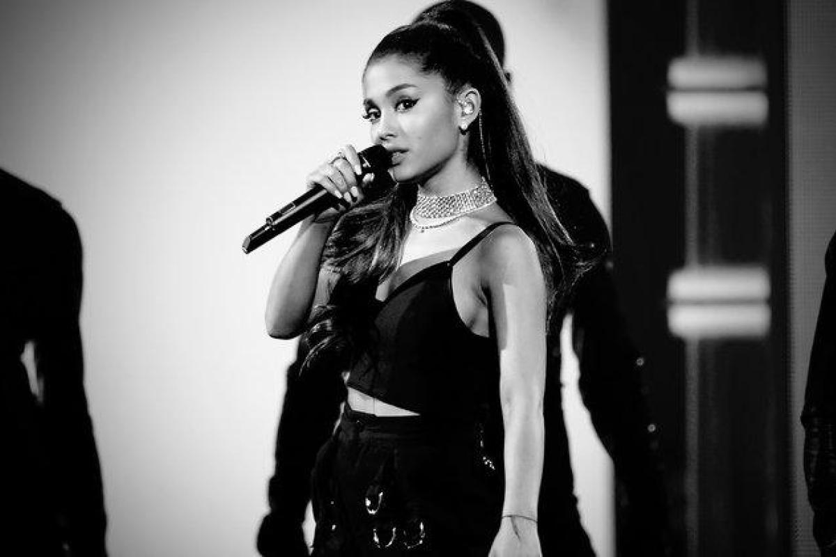 Певица Ариана Гранде прокомментировала взрывы на ее концерте в Манчестере Певица Ариана Гранде прокомментировала взрывы на ее концерте в Манчестере