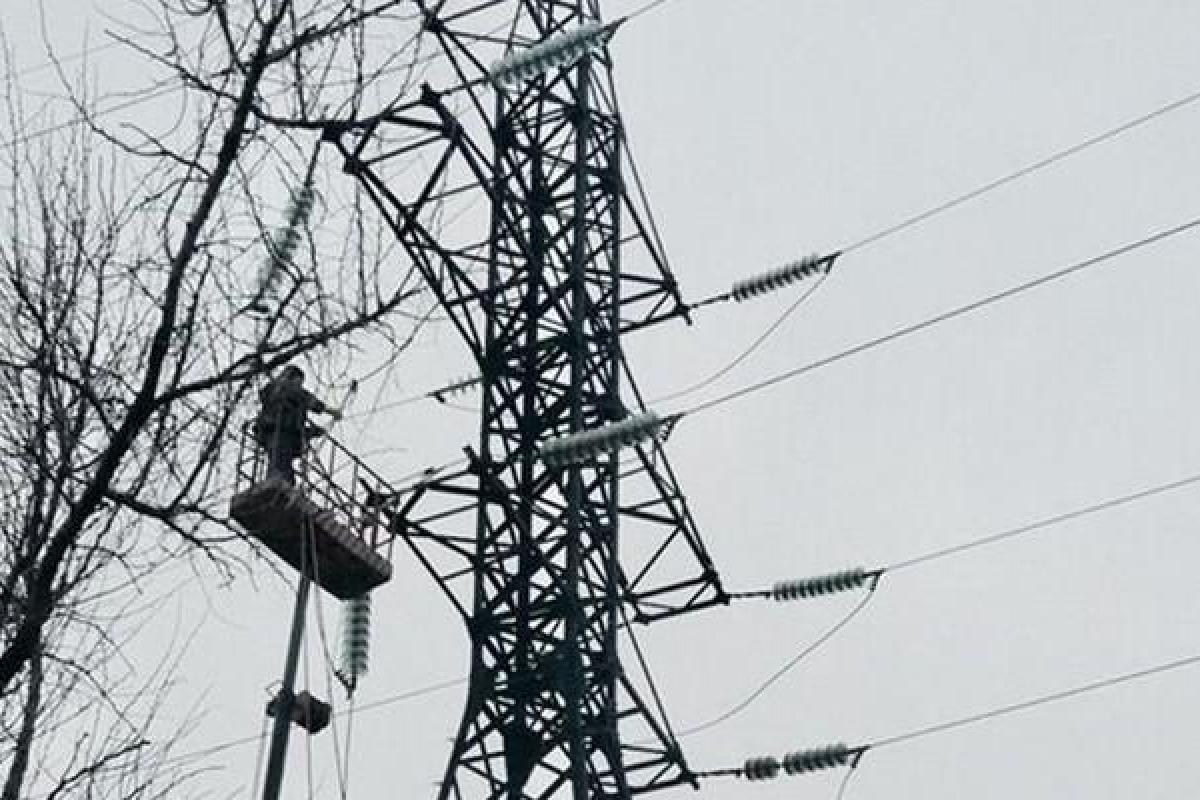 Ситуация с электроснабжением в Авдеевке: ремонтникам пообещали "тишину" Ситуация с электроснабжением в Авдеевке: ремонтникам пообещали "тишину"