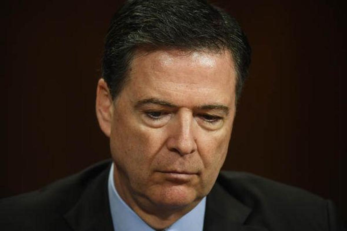 Почему Трамп уволил директора ФБР Джеймса Коми? Почему Трамп уволил директора ФБР Джеймса Коми?