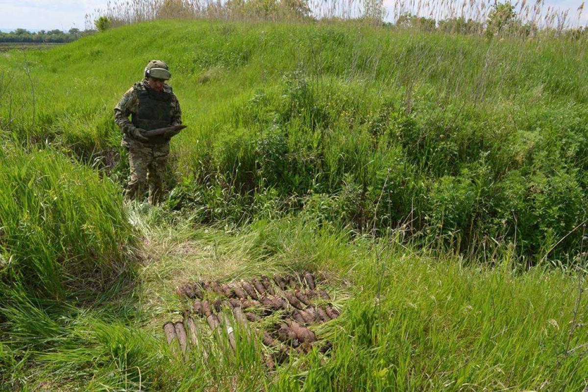 В морг Снежного привезли подорвавшегося сапера "ДНР", еще двоих прикопали в степи, - соцсети В морг Снежного привезли подорвавшегося сапера "ДНР", еще двоих прикопали в степи, - соцсети