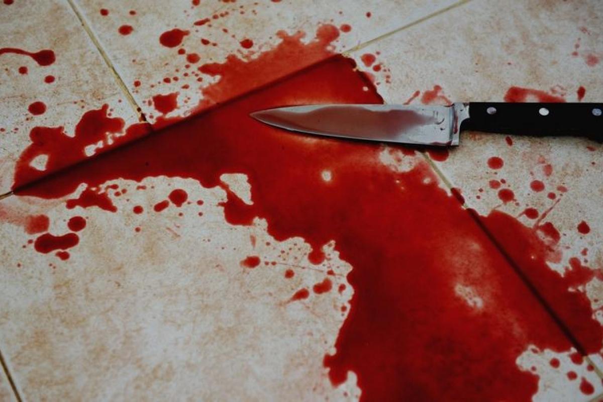 В харьковской квартире обнаружили мужчину с перерезанным горлом В харьковской квартире обнаружили мужчину с перерезанным горлом