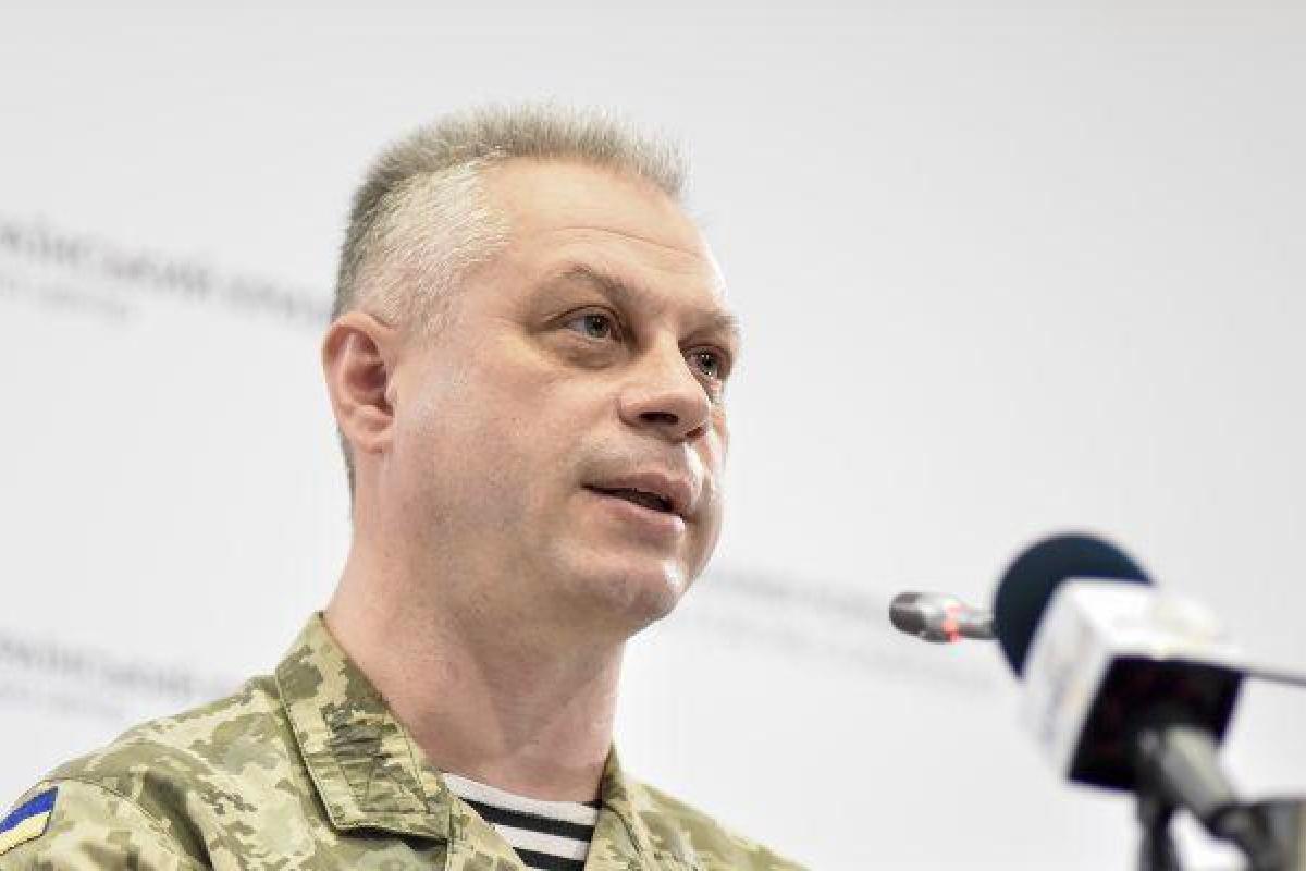 Обстановка в зоне АТО обострилась на всех направлениях: боевики применяют 152-мм артиллерию и "Грады" Обстановка в зоне АТО обострилась на всех направлениях: боевики применяют 152-мм артиллерию и "Грады"