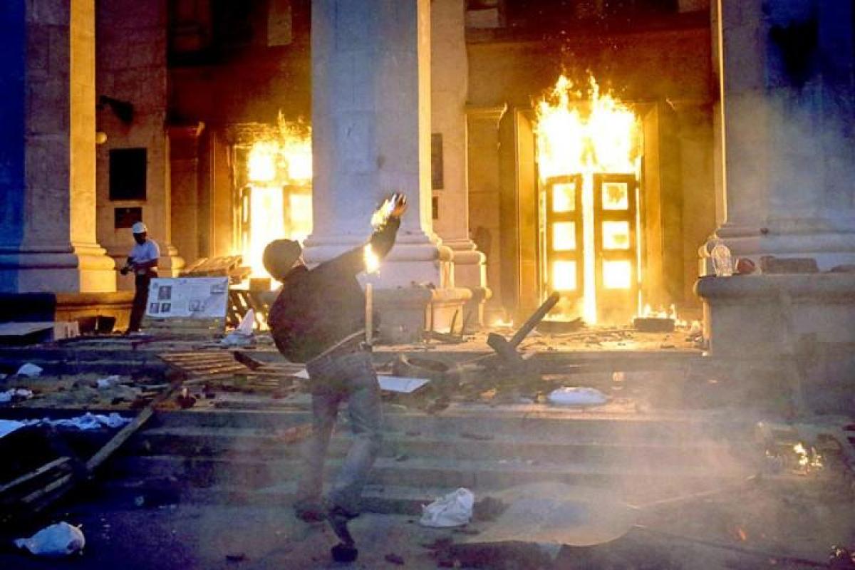 Три года назад в пламени одесского дома профсоюзов вместе с "русским миром" сгорел и проект "Новороссия" - блогер Три года назад в пламени одесского дома профсоюзов вместе с "русским миром" сгорел и проект "Новороссия" - блогер