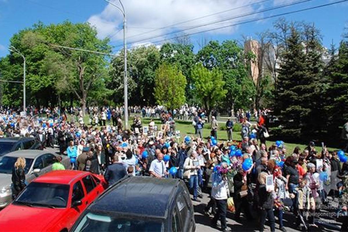 В Днепре 6 полицейских и 8 участников массовых мероприятий получили травмы, есть задержанные В Днепре 6 полицейских и 8 участников массовых мероприятий получили травмы, есть задержанные
