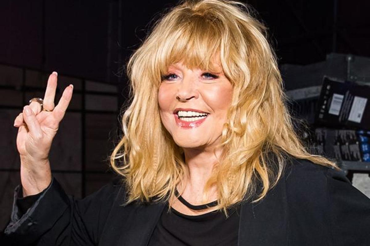 Алла Пугачева восхитила поклонников молодым лицом Алла Пугачева восхитила поклонников молодым лицом