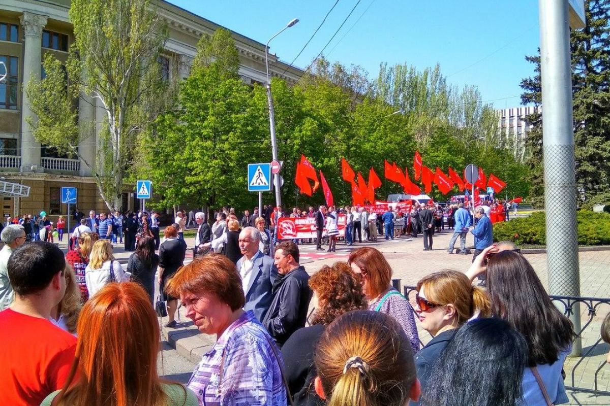 "На 1 мая ребенку даже шарик не купишь": жители "ДНР" жалуются, что перед праздниками не получили ни копейки