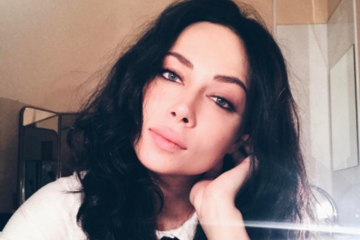 Самбурская показала лицо после "неудачной пластики"