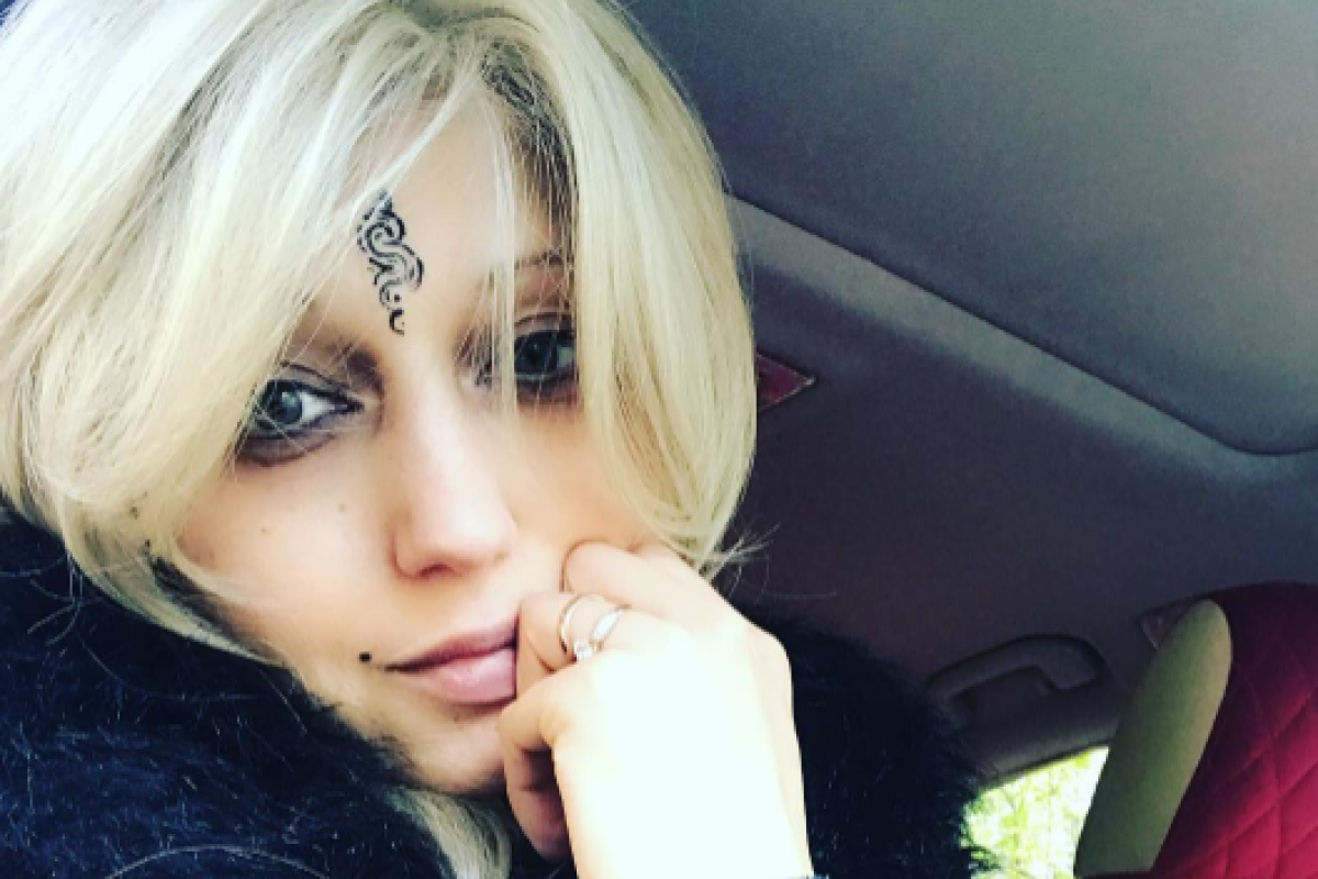 Больная раком певица Лама Сафонова сообщила, что не перенесет химиотерапию Больная раком певица Лама Сафонова сообщила, что не перенесет химиотерапию