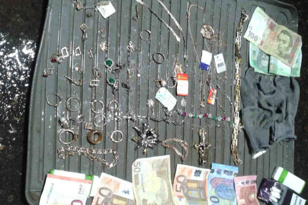 В Николаеве полицейские задержали группу квартирных воров