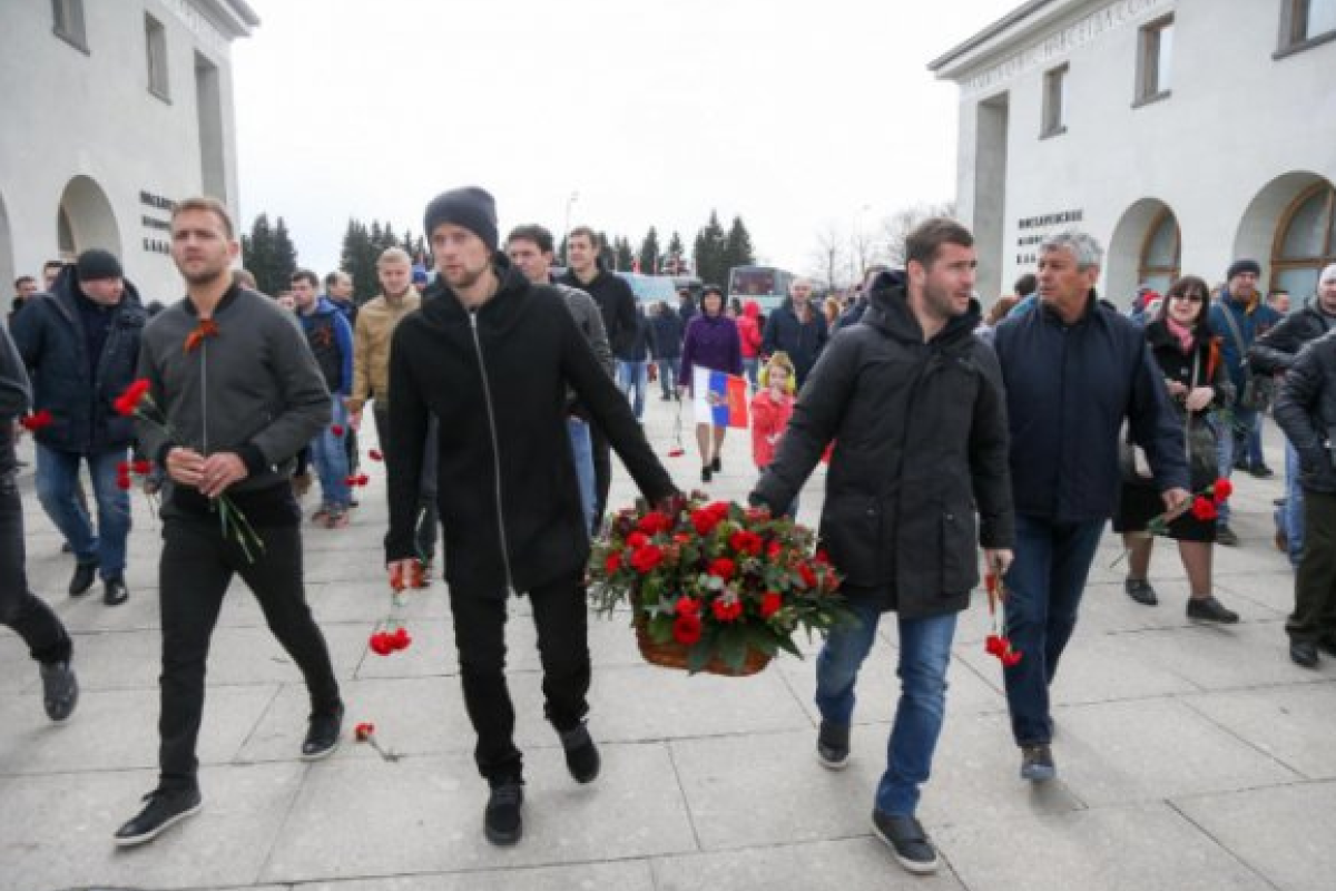 Тимощука заметили с георгиевской лентой: соцсети "катком" прошлись по футболисту