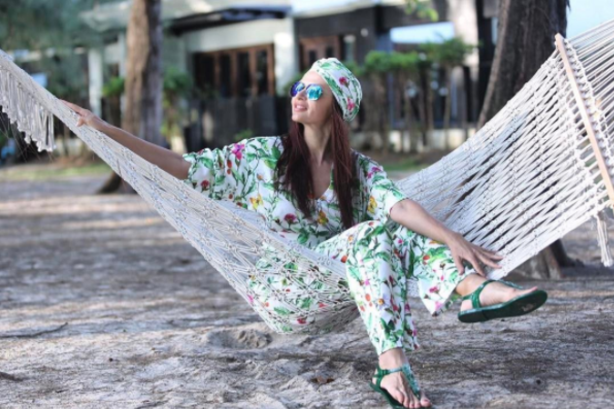 Эвелина Бледанс ответила на критику своих дизайнерских способностей Эвелина Бледанс ответила на критику своих дизайнерских способностей