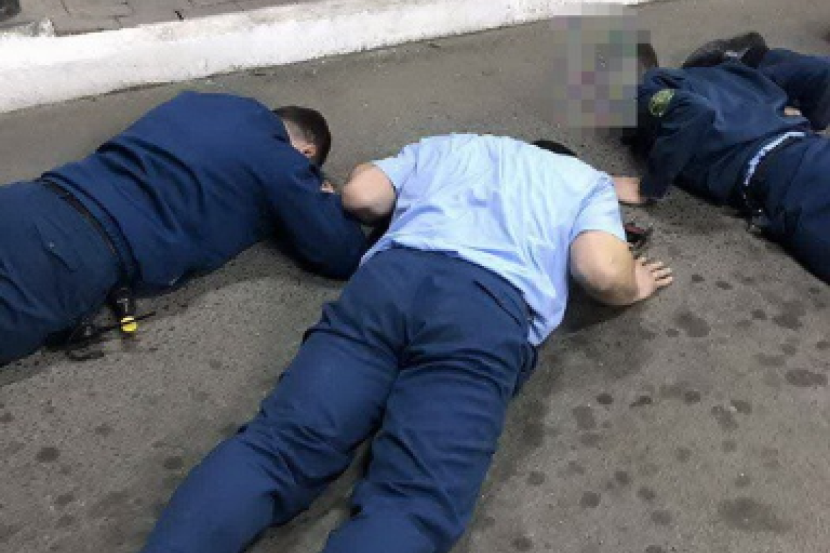 На Закарпатье таможенники попались на взятке На Закарпатье таможенники попались на взятке