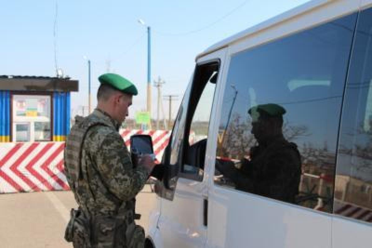 Ситуация на КПВВ на линии разграничения: актуальная информация