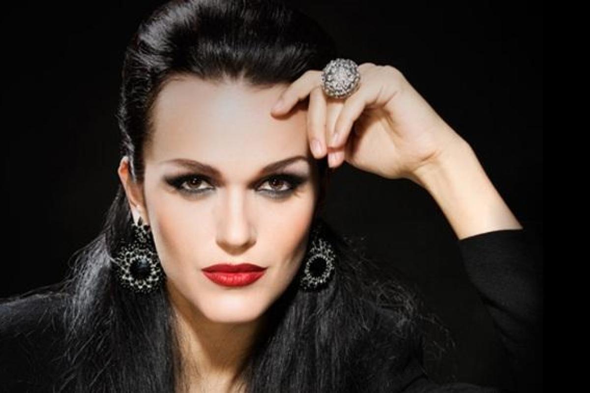 Певица Слава произвела фурор в Сети, показав стройные ноги в коротких шортах Певица Слава произвела фурор в Сети, показав стройные ноги в коротких шортах