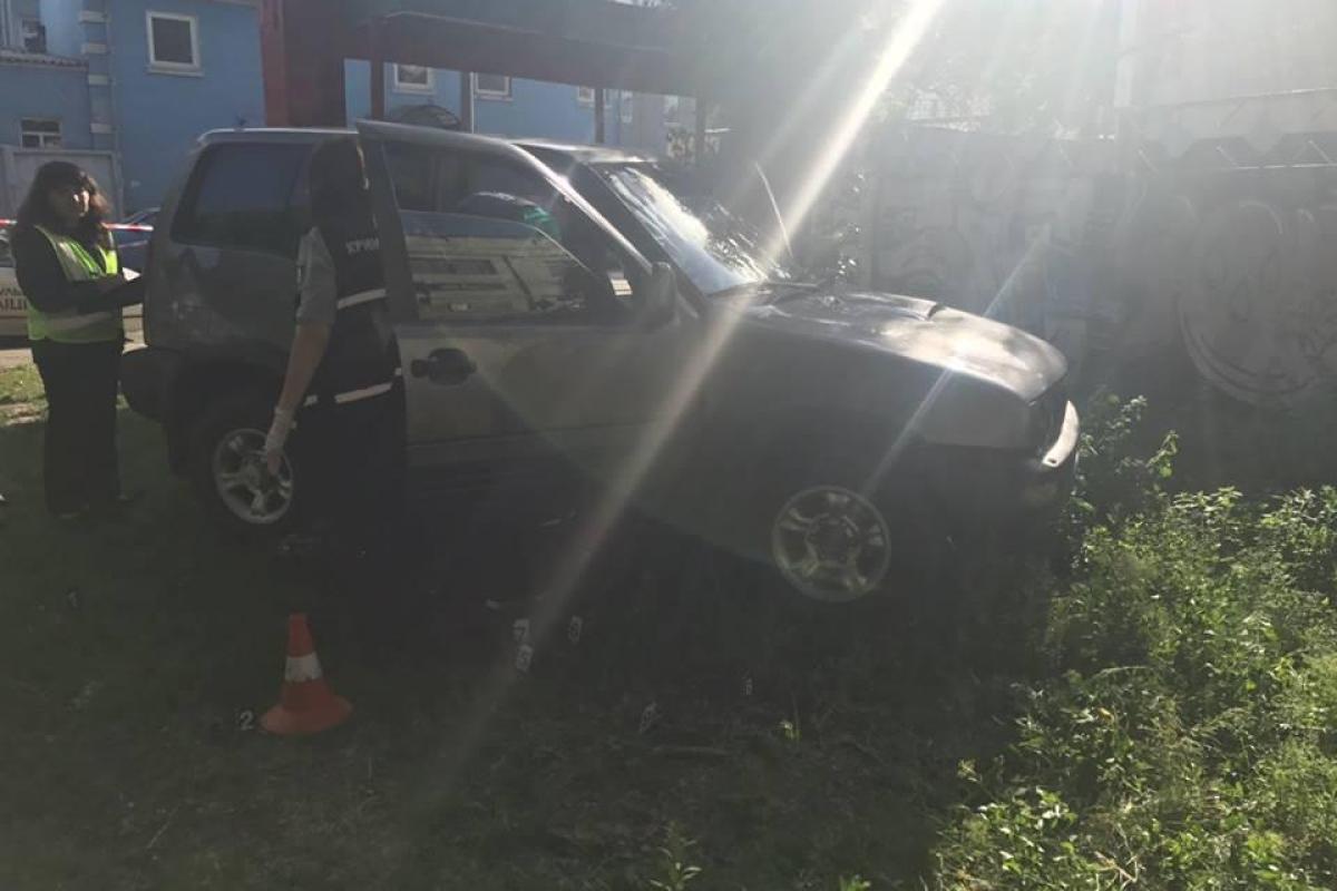 В Киеве двое мужчин получили огнестрельное ранение, им оказывают помощь В Киеве двое мужчин получили огнестрельное ранение, им оказывают помощь