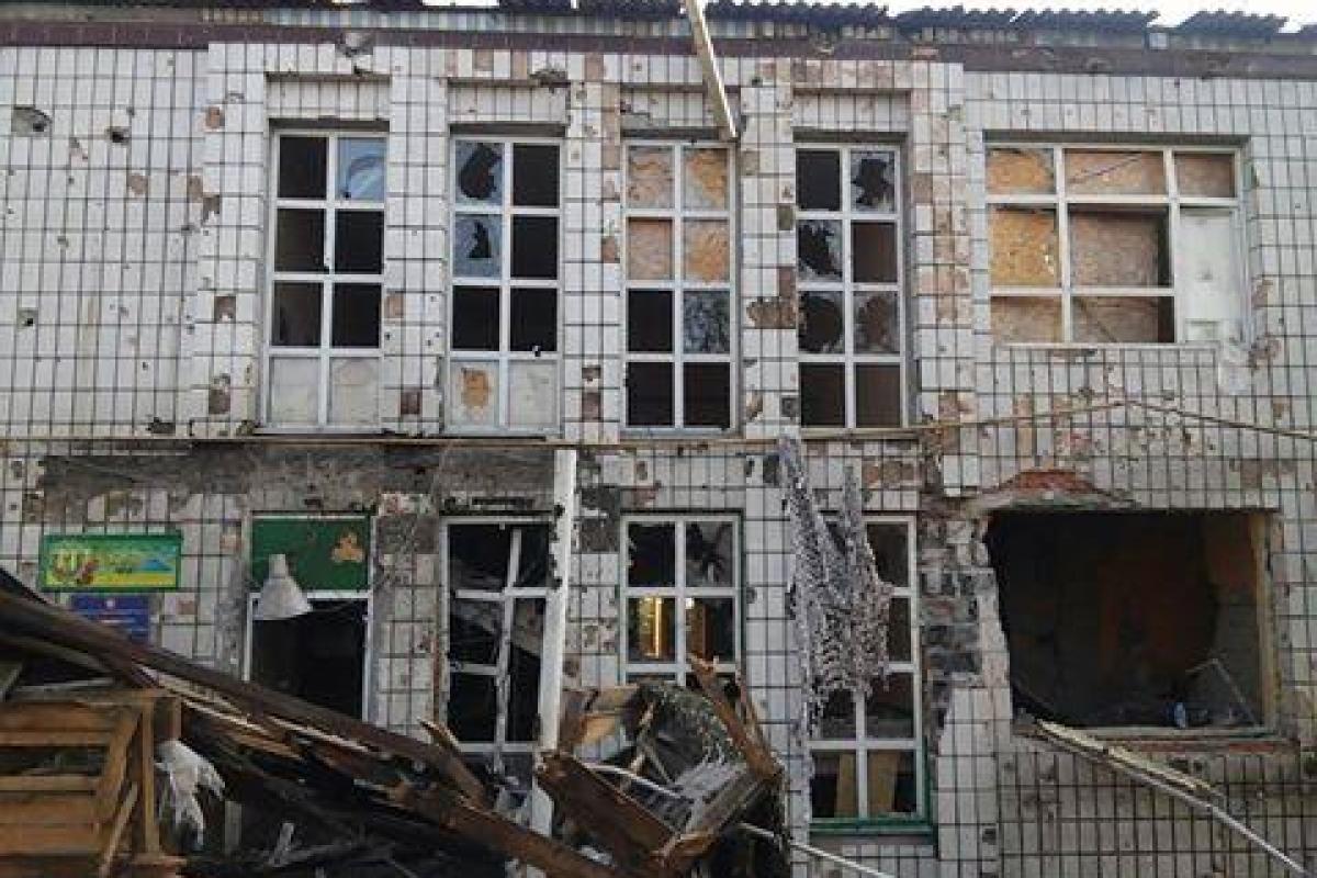 Опубликованы жуткие кадры вечернего обстрела Сартаны, трое пограничников получили контузию Опубликованы жуткие кадры вечернего обстрела Сартаны, трое пограничников получили контузию