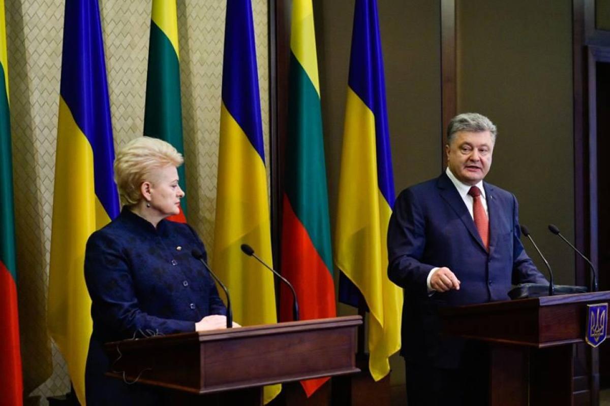 Порошенко подпишет закон, закрепляющий курс Украины на НАТО