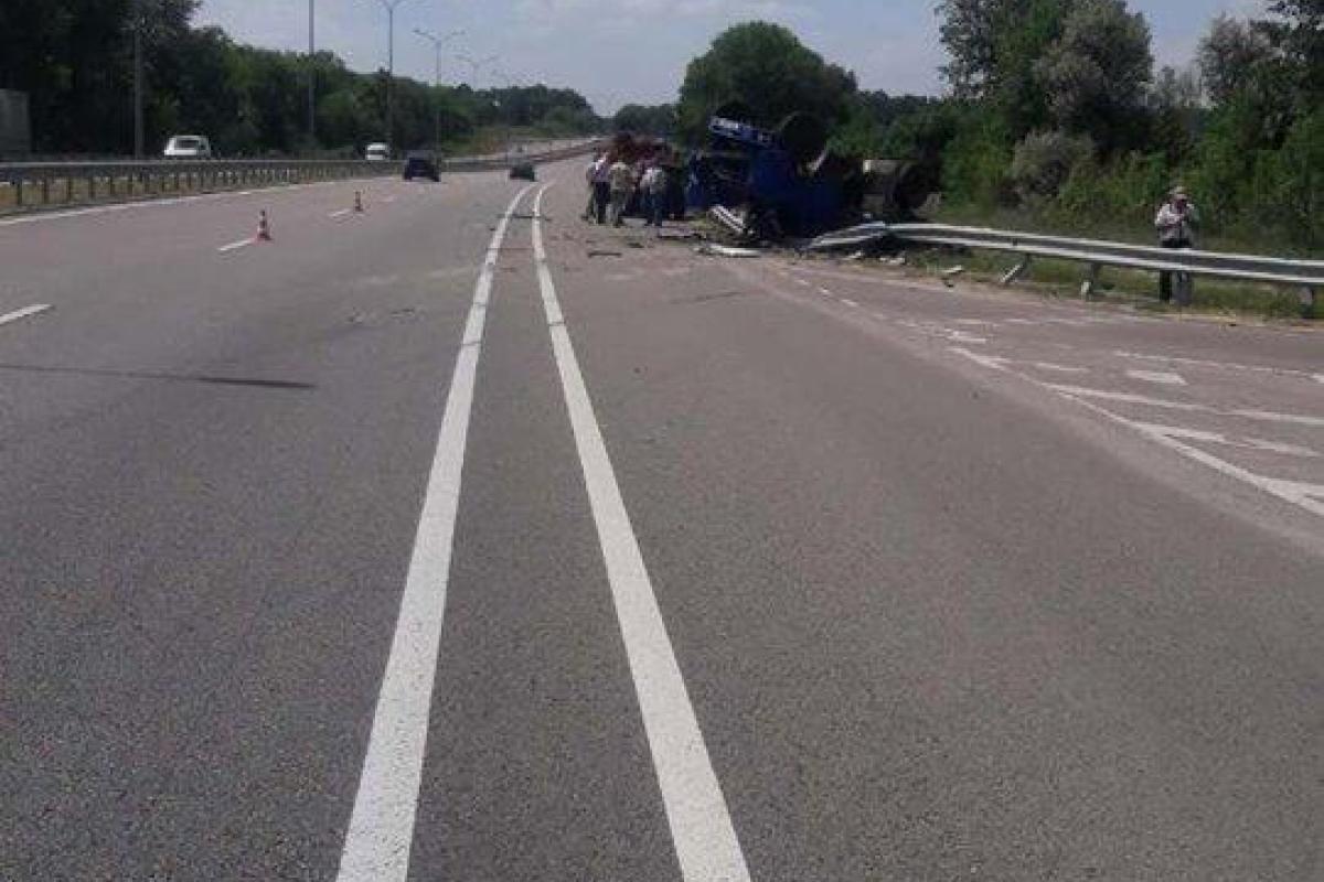 На Полтавщине столкнулись два автомобиля, есть пострадавшие На Полтавщине столкнулись два автомобиля, есть пострадавшие