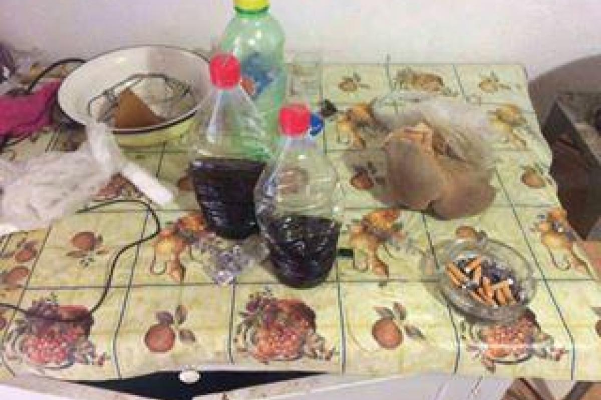В Черкасской области задержали друзей, которые дома изготавливали наркотики В Черкасской области задержали друзей, которые дома изготавливали наркотики