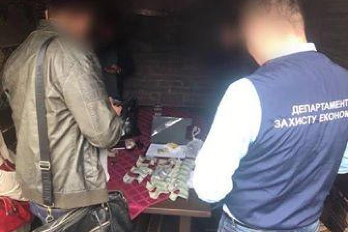 Во Львове задержали прокурора, который хотел "договориться" с оперативниками Управления защиты экономики