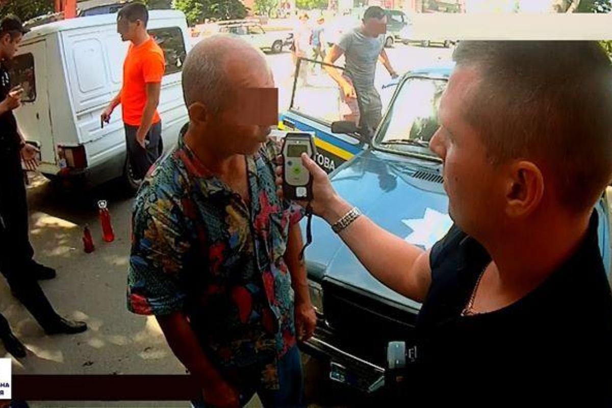 Выпил литр водки и решил покататься на чужом автомобиле: В Николаеве задержали виновника ДТП Выпил литр водки и решил покататься на чужом автомобиле: В Николаеве задержали виновника ДТП