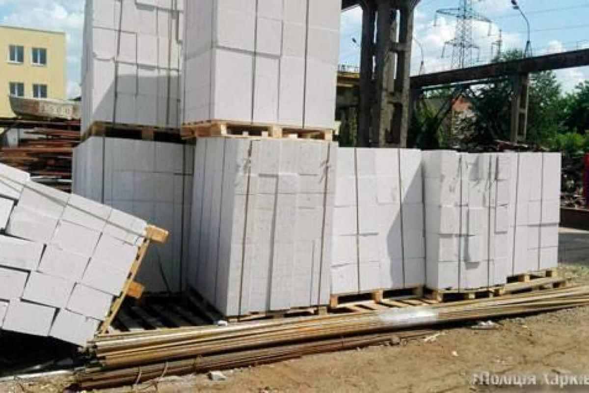 В Харькове работника предприятия убило пеноблоком В Харькове работника предприятия убило пеноблоком
