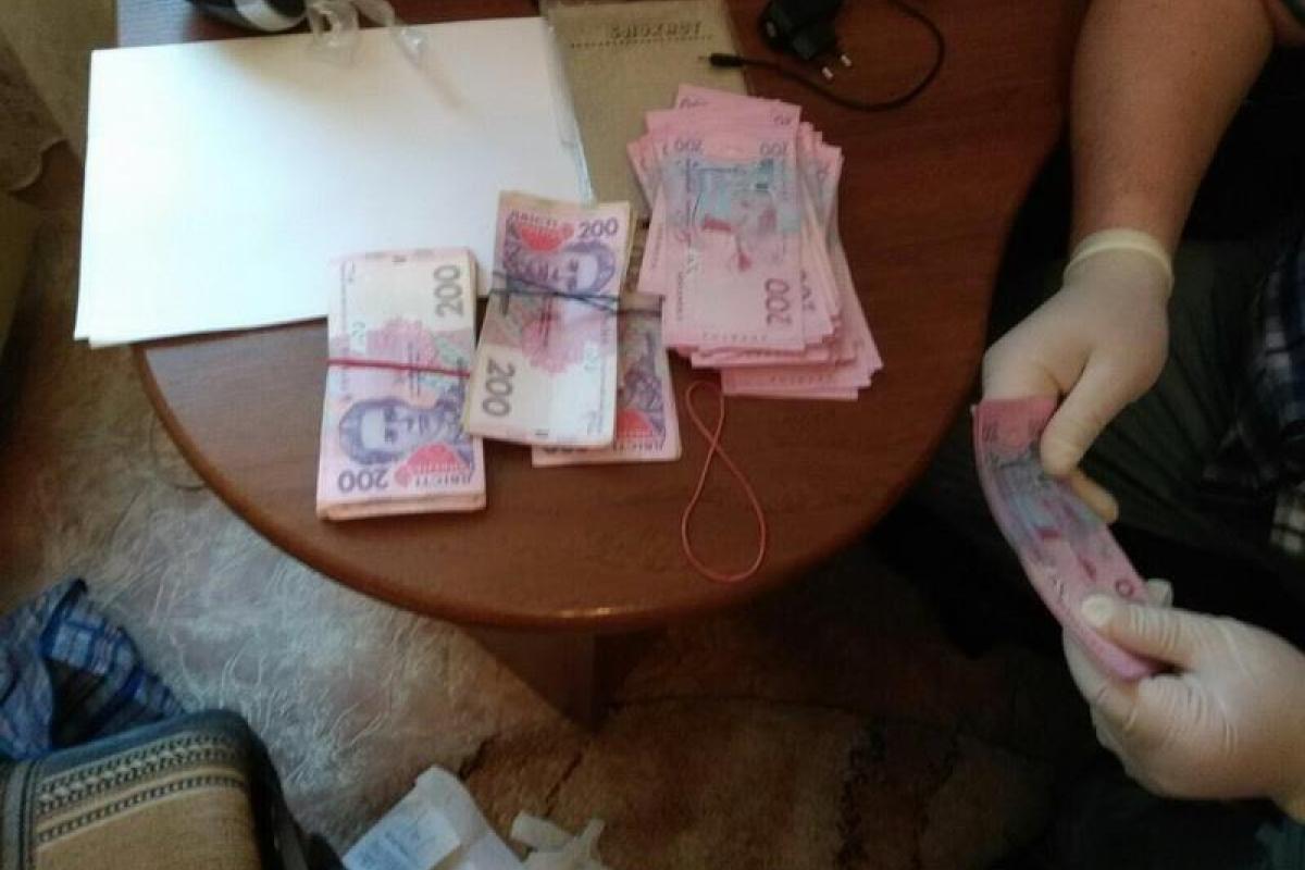 На Луганщине СБУ разоблачила во взяточничестве судью На Луганщине СБУ разоблачила во взяточничестве судью