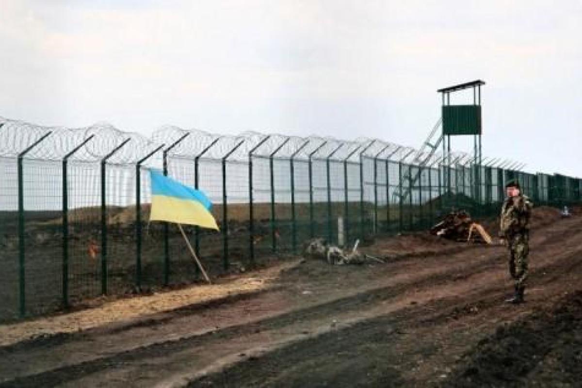 Тымчук: "Стена" на границе с РФ - защита не от российских "Искандеров", а от "зеленых человечков" Тымчук: "Стена" на границе с РФ - защита не от российских "Искандеров", а от "зеленых человечков"
