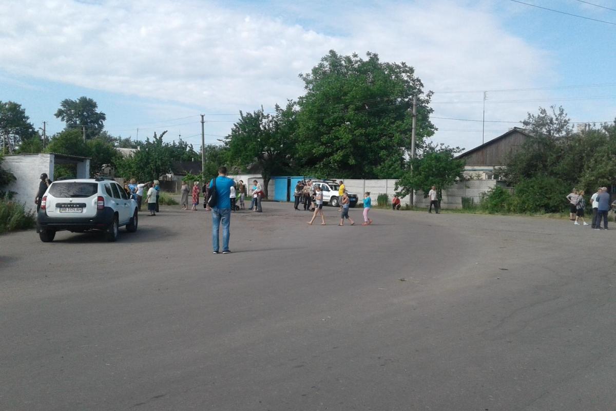 В Лисичанске возмущенные жители перекрыли дороги В Лисичанске возмущенные жители перекрыли дороги