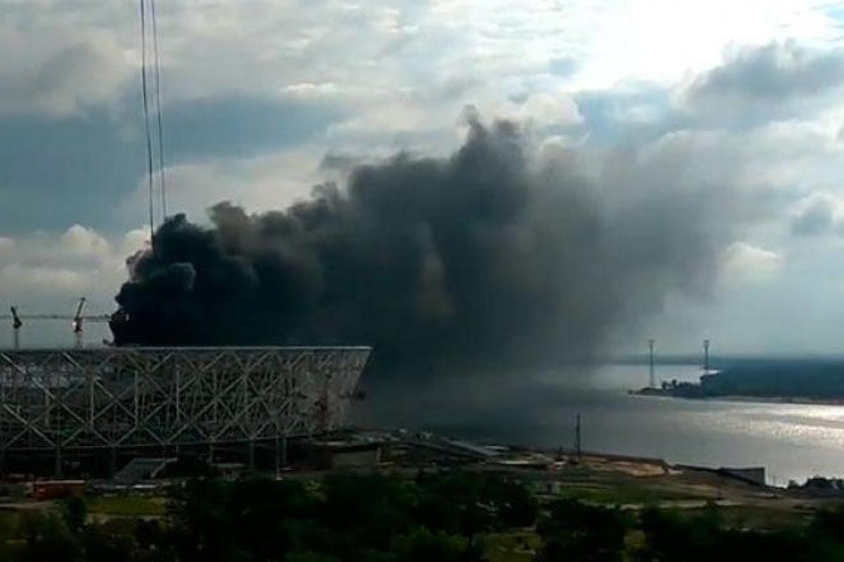 В России загорелся стадион, строящийся к чемпионату мира 2018 года: опубликовано видео