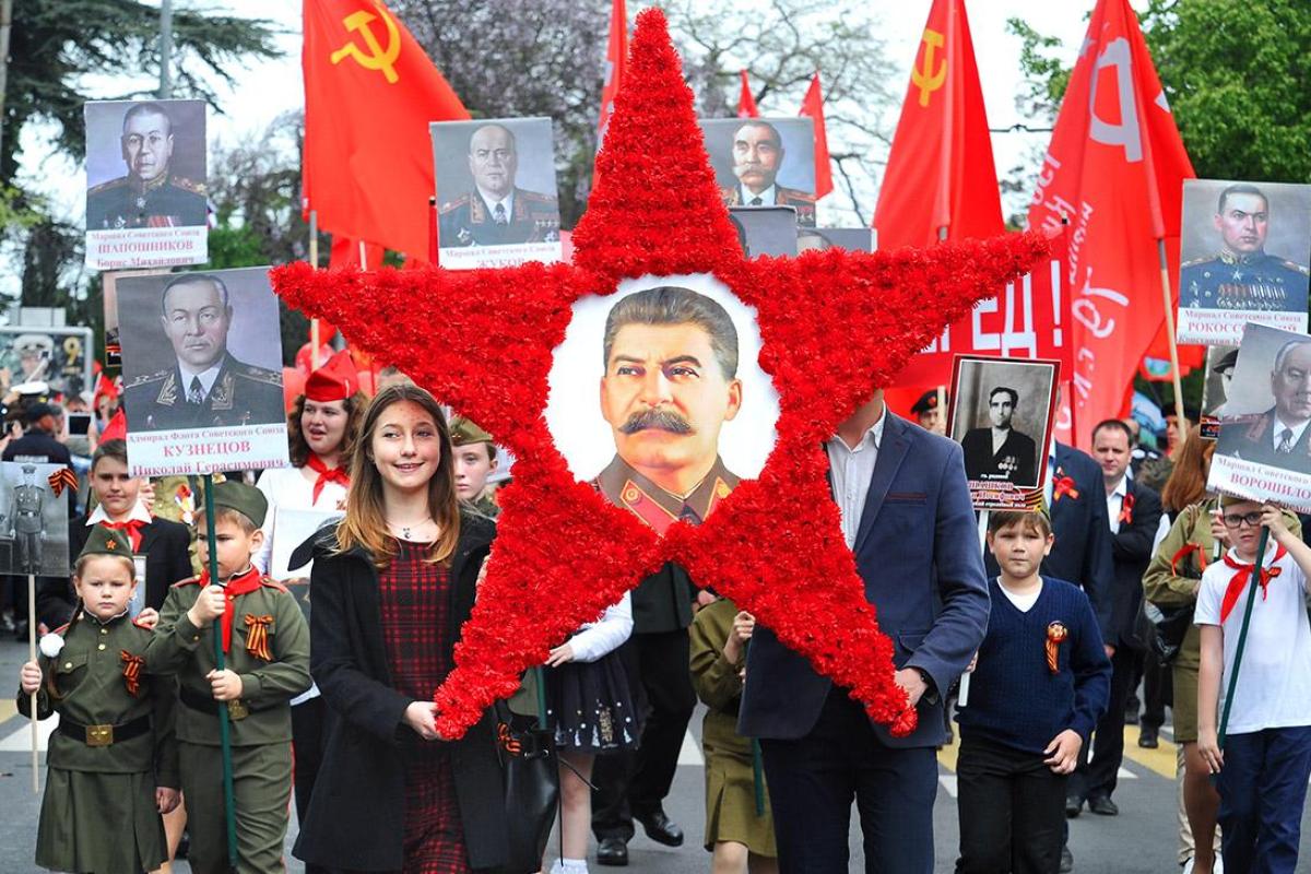 Назван самый популярный человек в России, и это не Путин Назван самый популярный человек в России, и это не Путин