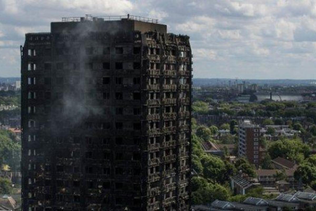 Число жертв в Лондоне растет в результате пожара многоэтажного дома