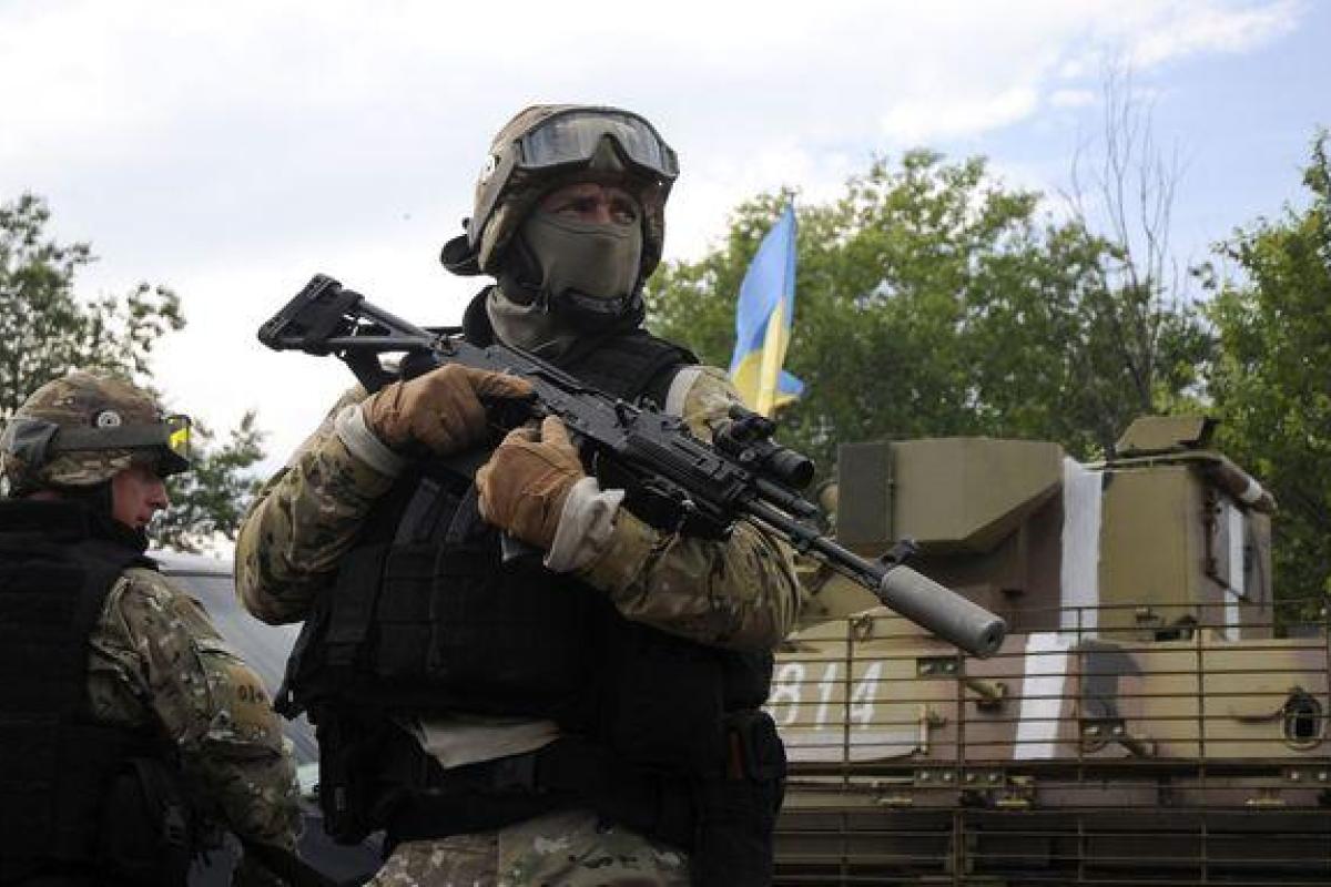 На Донбассе погиб украинский боец, еще трое ранены На Донбассе погиб украинский боец, еще трое ранены
