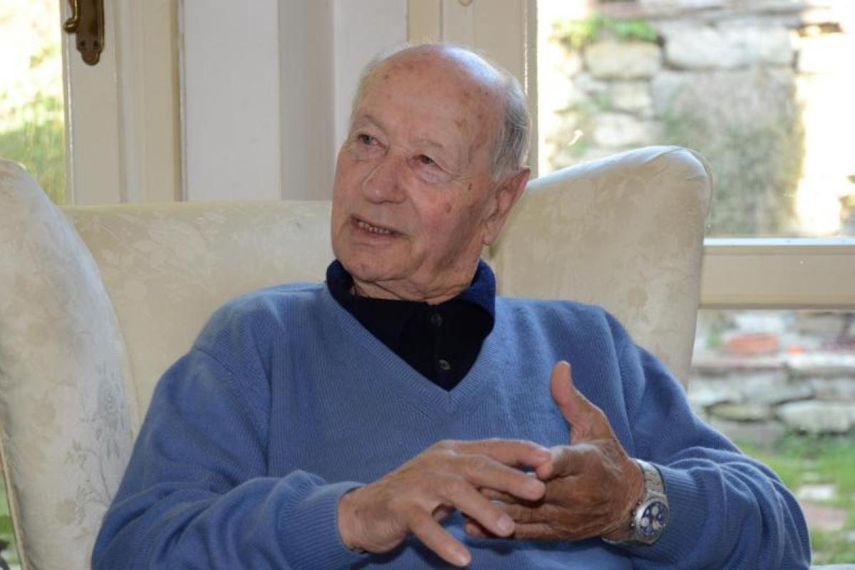 Умер известный итальянский футболист Джулиано Сарти Умер известный итальянский футболист Джулиано Сарти