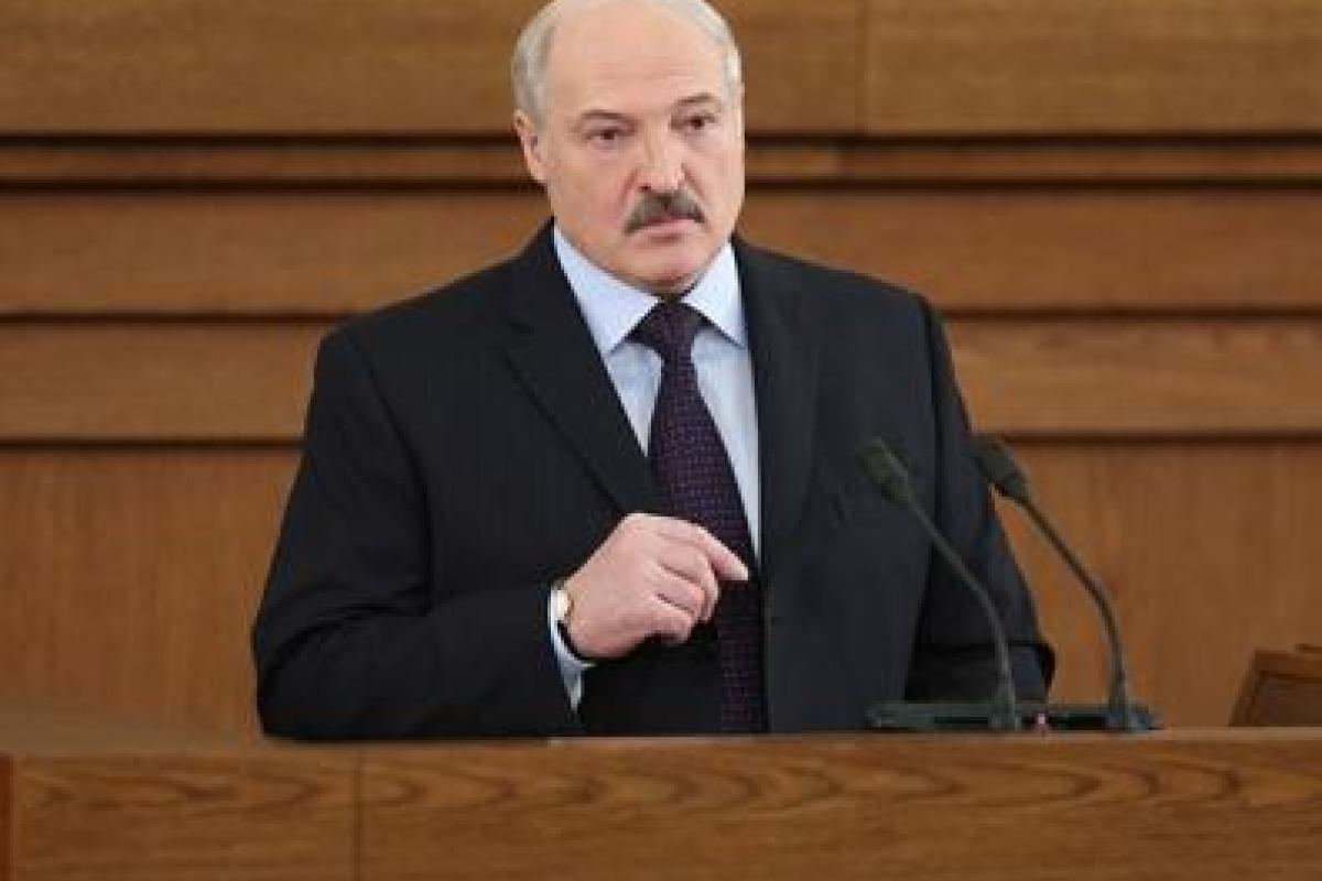 Лукашенко прокомментировал будущие белорусско-российские учения "Запад-2017" Лукашенко прокомментировал будущие белорусско-российские учения "Запад-2017"