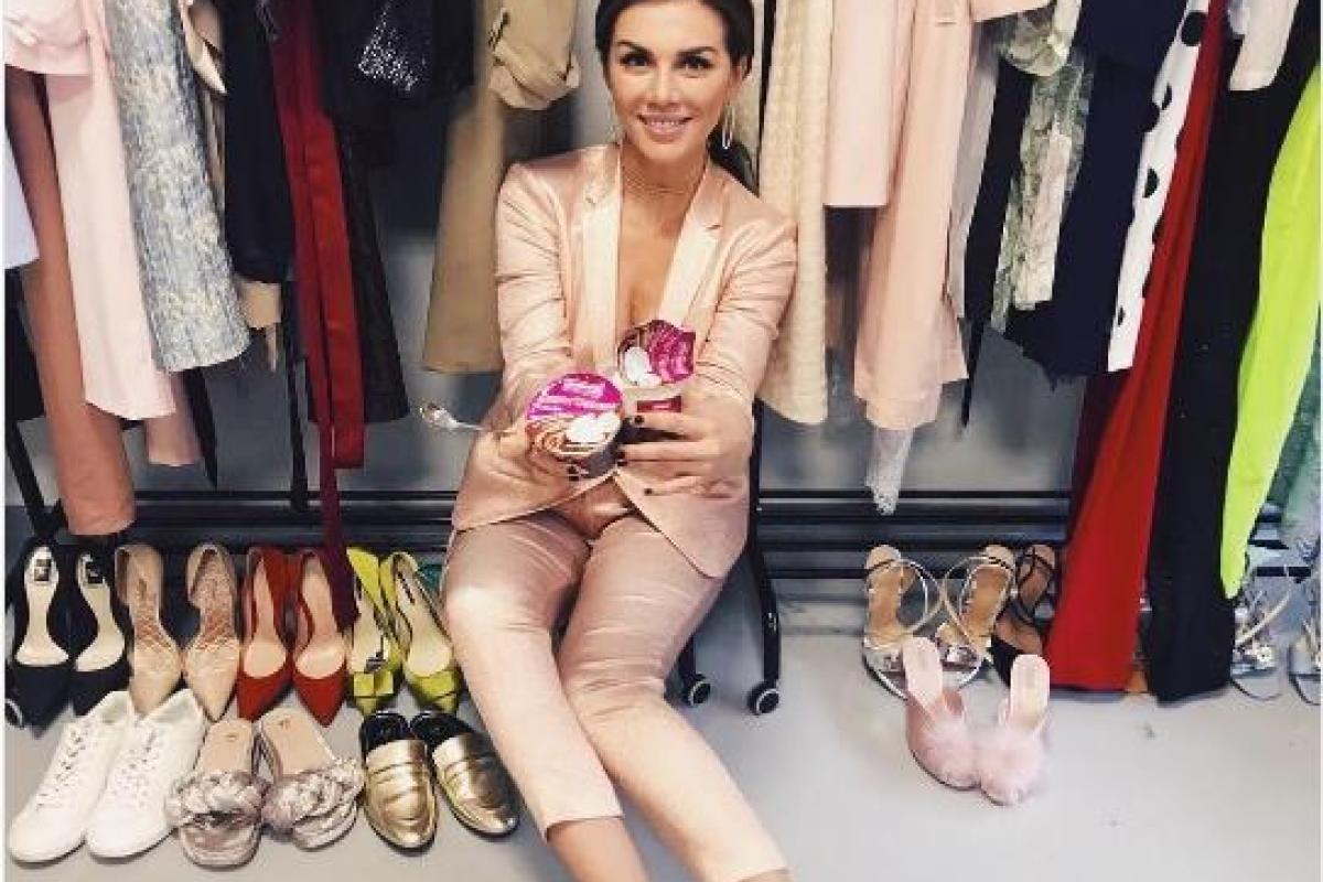 Седокова показала свою гардеробную с кучей женских радостей