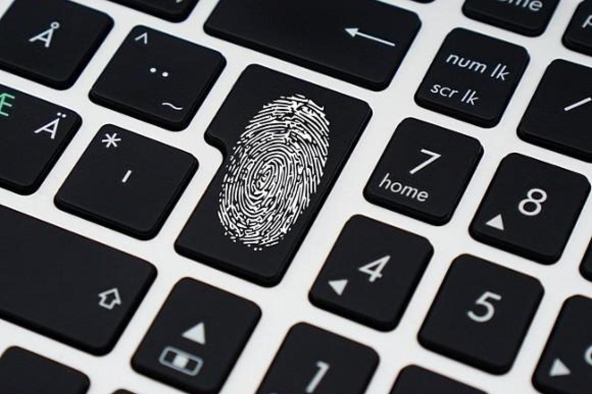 На российских сайтах продаются пароли от аккаунтов британских чиновников - СМИ