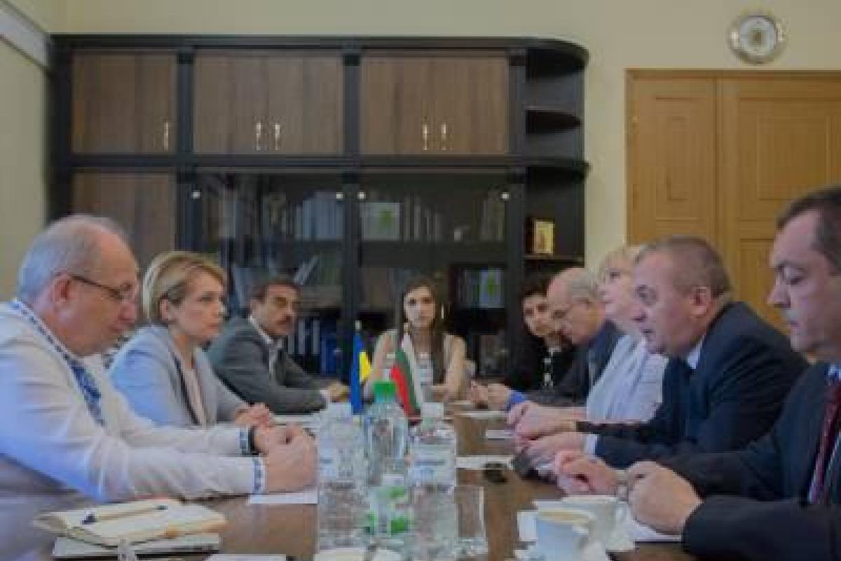 В школах нацменьшинств могут увеличить объем изучения украинского языка В школах нацменьшинств могут увеличить объем изучения украинского языка