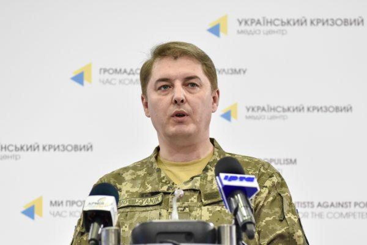 На Луганском направлении боевики выпустили больше двухсот снарядов и мин На Луганском направлении боевики выпустили больше двухсот снарядов и мин