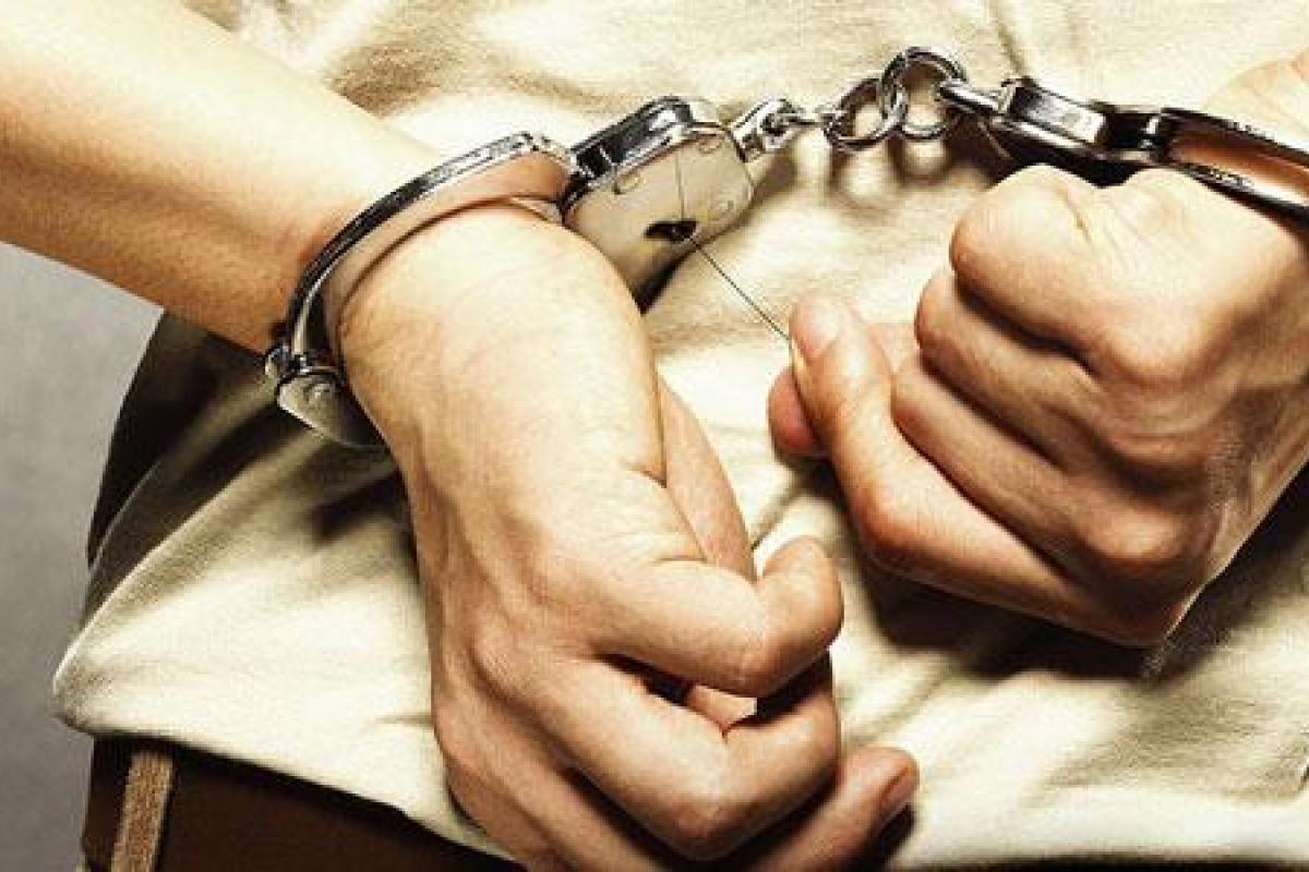 В Одесской области четверо мужчин изнасиловали 14-летнюю девочку В Одесской области четверо мужчин изнасиловали 14-летнюю девочку