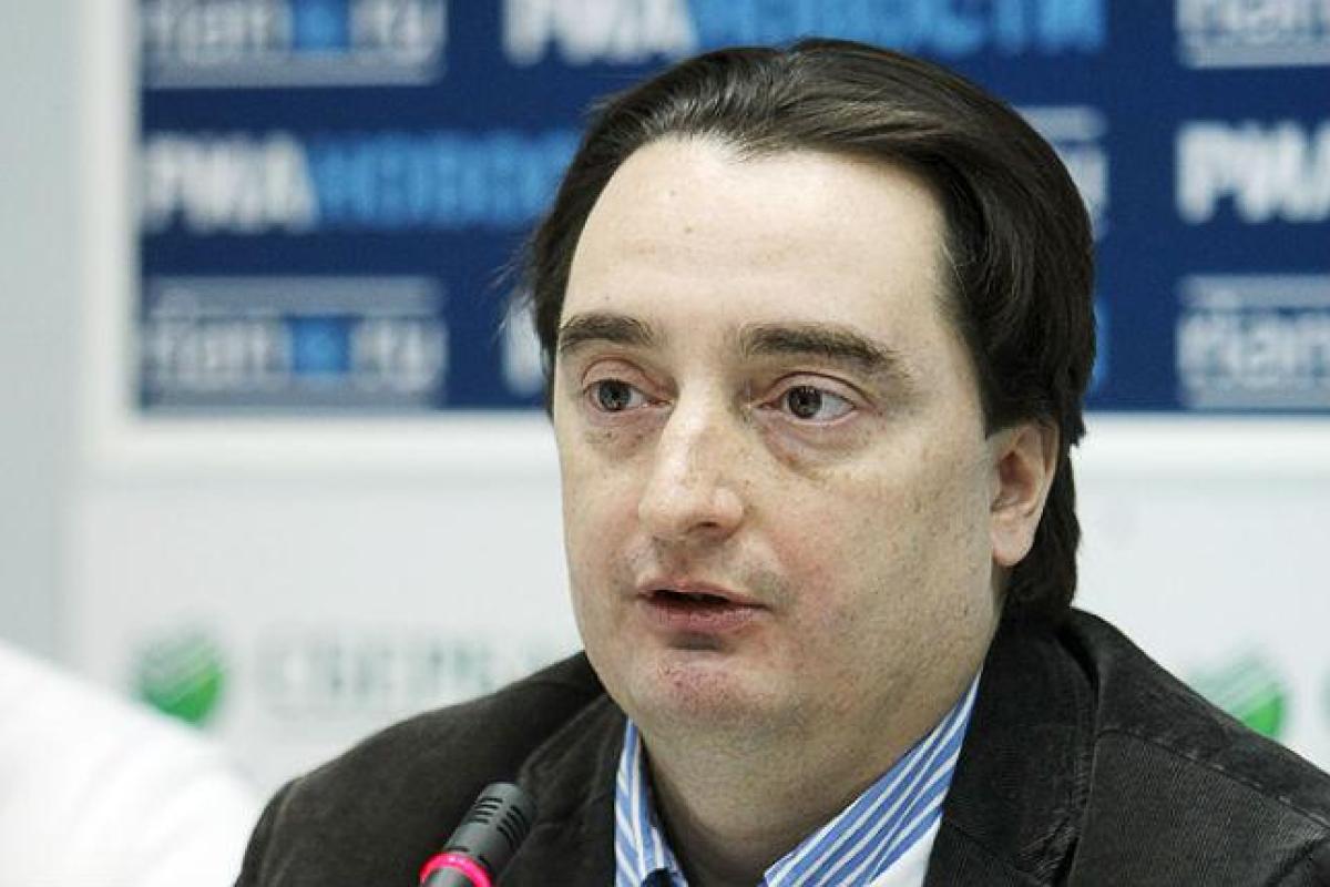 Главного редактора "Страна.юа" повезли в главк Нацполиции без вручения подозрения Главного редактора "Страна.юа" повезли в главк Нацполиции без вручения подозрения