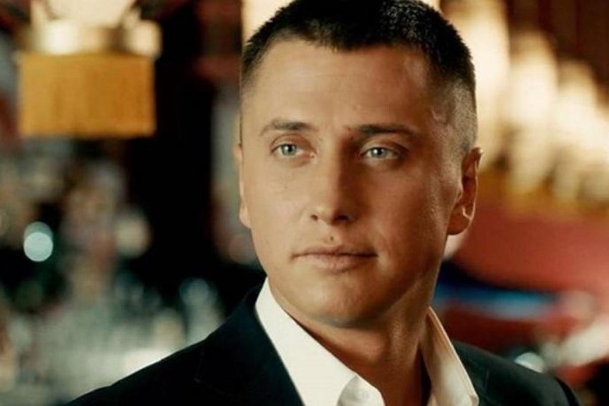 Пользователи соцсети раскритиковали наряд "мажора" Павла Прилучного Пользователи соцсети раскритиковали наряд "мажора" Павла Прилучного