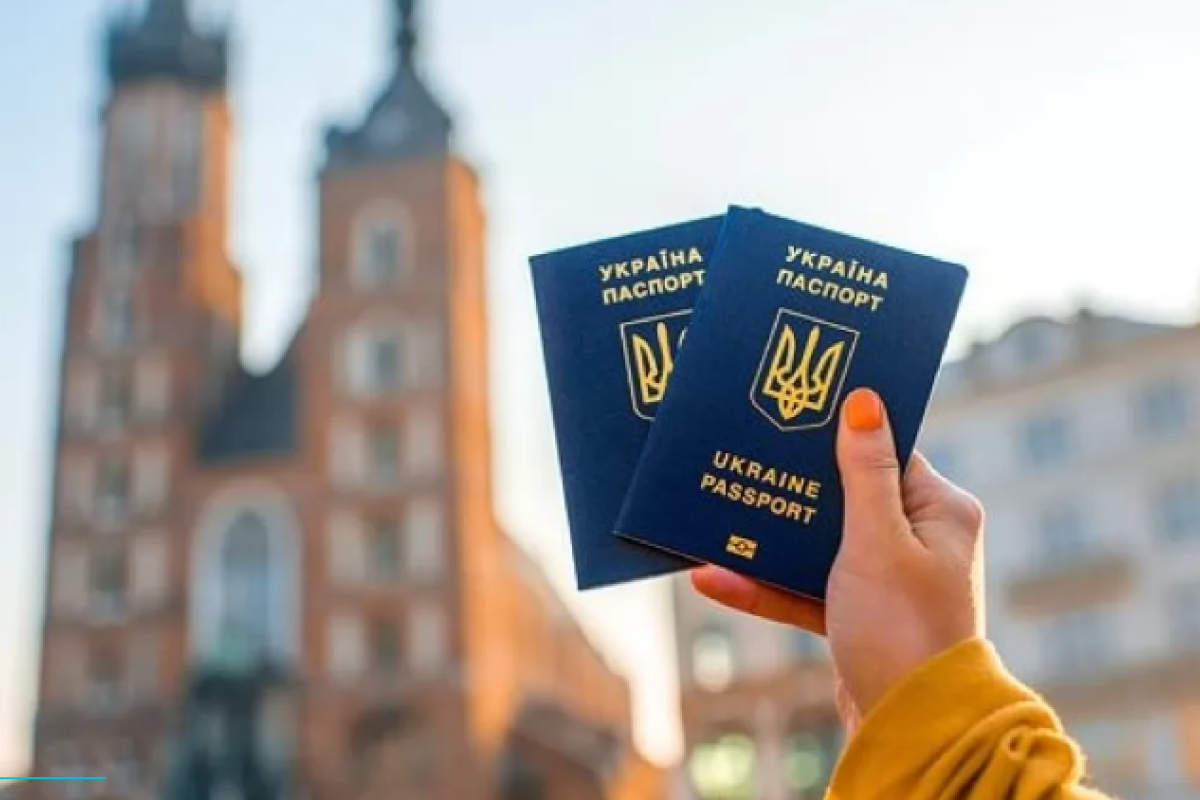 Добро пожаловать в Европу: Жители Крыма засобирались в Украину за биометрическими паспортами Добро пожаловать в Европу: Жители Крыма засобирались в Украину за биометрическими паспортами