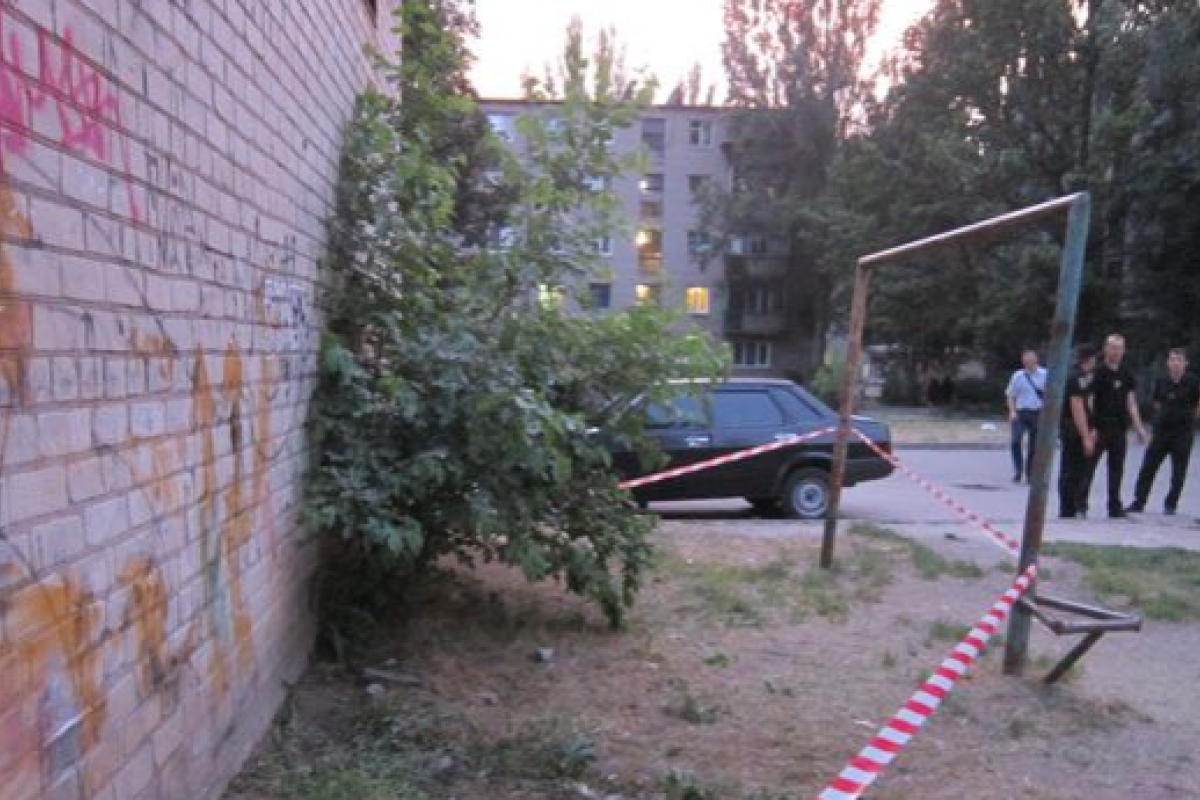 В Запорожье полицейские поймали мужчину, жестоко избившего патрульного В Запорожье полицейские поймали мужчину, жестоко избившего патрульного