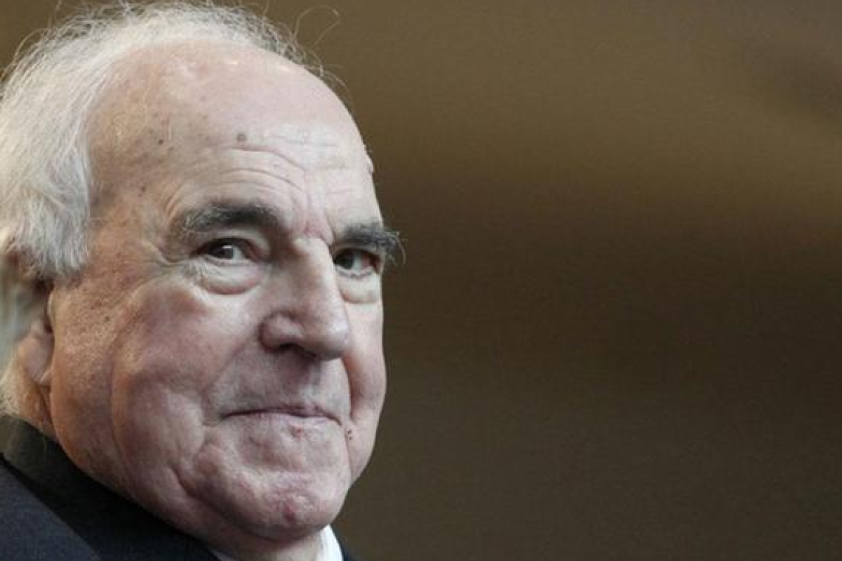 В Берлине простились с Гельмутом Колем: экс-канцлера похоронят спустя 2 недели после смерти