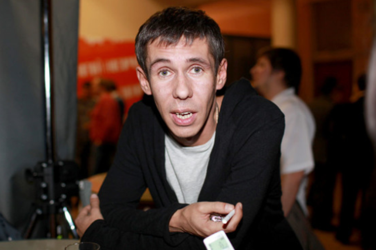 "Вхождение в роль ополченца ДНР": в сети комментируют шокирующую выходку актера Панина (18+) "Вхождение в роль ополченца ДНР": в сети комментируют шокирующую выходку актера Панина (18+)